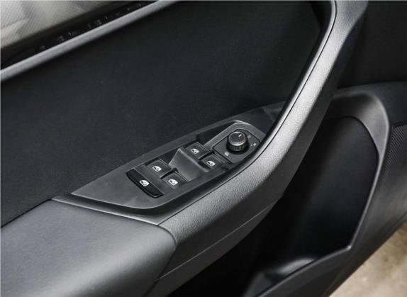 柯珞克 2020款 TSI280 智行科技版 国VI 车厢座椅   门窗控制
