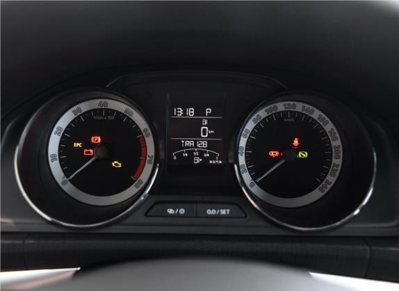 柯米克 2018款 1.5L 自动舒适版 国VI 中控类   仪表盘