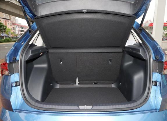 柯米克 2020款 GT 1.5L 自动舒适版 国VI 车厢座椅   后备厢