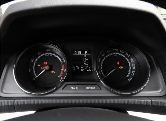 柯米克 2020款 GT 1.5L 自动舒适版 国VI 中控类   仪表盘