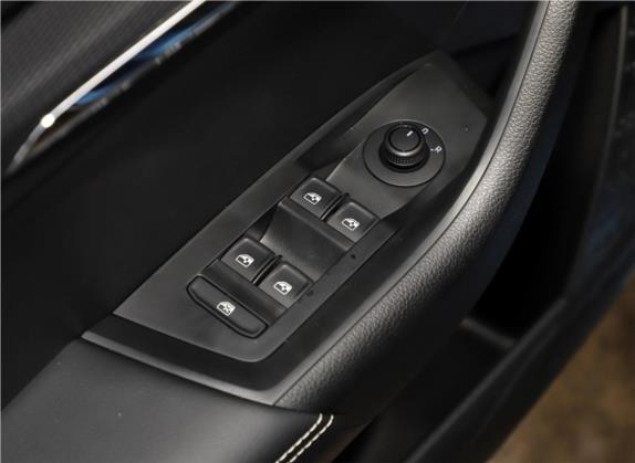 柯米克 2020款 GT 1.5L 自动舒适版 国VI 车厢座椅   门窗控制