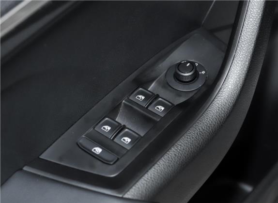 柯米克 2020款 1.5L 自动舒适版 车厢座椅   门窗控制