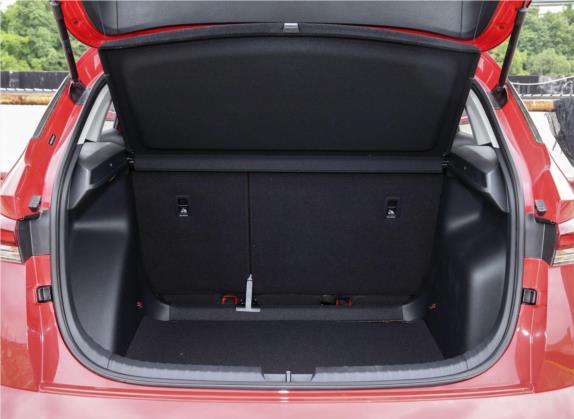 柯米克 2020款 改款 GT 1.5L 自动舒适版 国VI 车厢座椅   后备厢