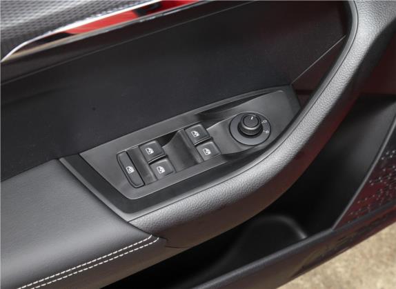 柯米克 2020款 改款 GT 1.5L 自动舒适版 国VI 车厢座椅   门窗控制