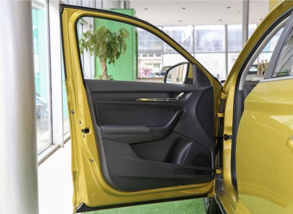 柯米克 2020款 改款 GT TSI230 DSG舒适版 国VI 车厢座椅   前门板