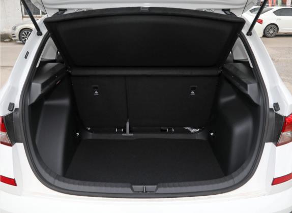 柯米克 2021款 1.5L 自动舒适版 车厢座椅   后备厢