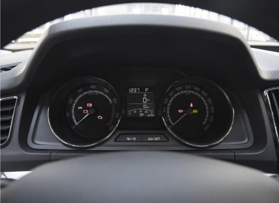 柯米克 2021款 GT 1.5L 自动旗舰版 中控类   仪表盘