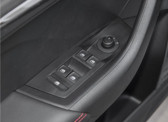 柯米克 2021款 GT 1.5L 自动旗舰版 车厢座椅   门窗控制