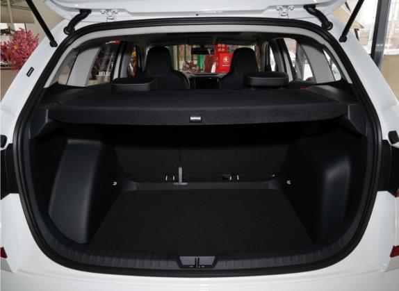 柯米克 2022款 1.5L 自动舒享版 车厢座椅   后备厢