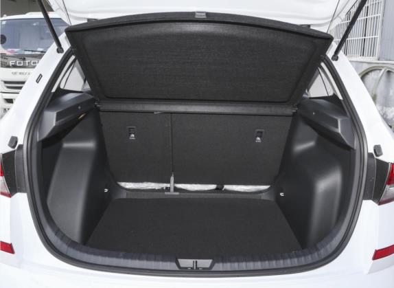 柯米克 2023款 1.5L 自动舒享版 车厢座椅   后备厢