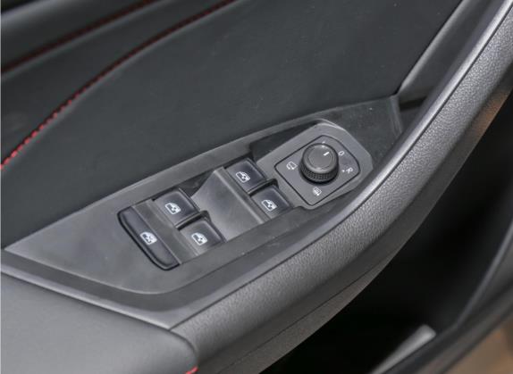 柯迪亚克GT 2022款 TSI330 两驱奢享版 车厢座椅   门窗控制