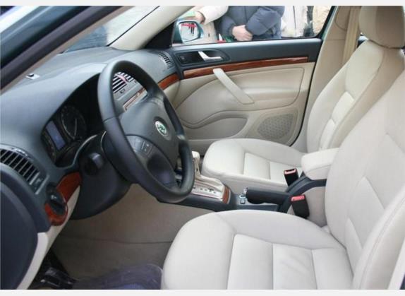 明锐 2007款 1.8T 自动逸尊版 车厢座椅   前排空间