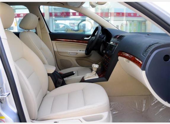 明锐 2009款 1.8TSI 自动逸尊版 车厢座椅   前排空间