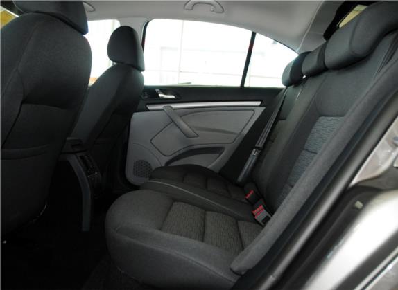 明锐 2012款 1.6L 手动逸杰版 车厢座椅   后排空间