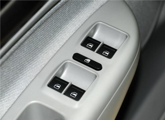 明锐 2012款 1.6L 手动逸杰版 车厢座椅   门窗控制