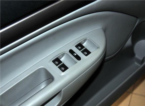 明锐 2012款 1.6L 自动逸俊版 车厢座椅   门窗控制