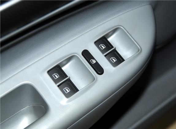 明锐 2013款 1.6L 手动逸俊版 车厢座椅   门窗控制