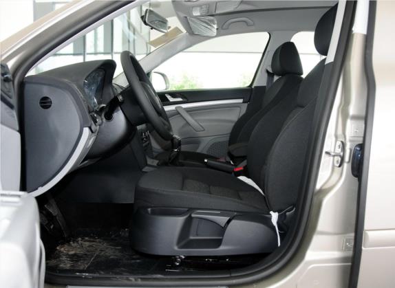 明锐 2014款 1.6L 手动逸杰版 车厢座椅   前排空间