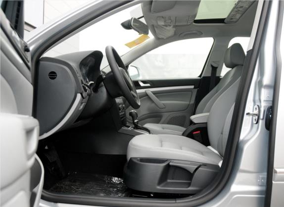 明锐 2014款 1.4TSI DSG逸俊版 车厢座椅   前排空间