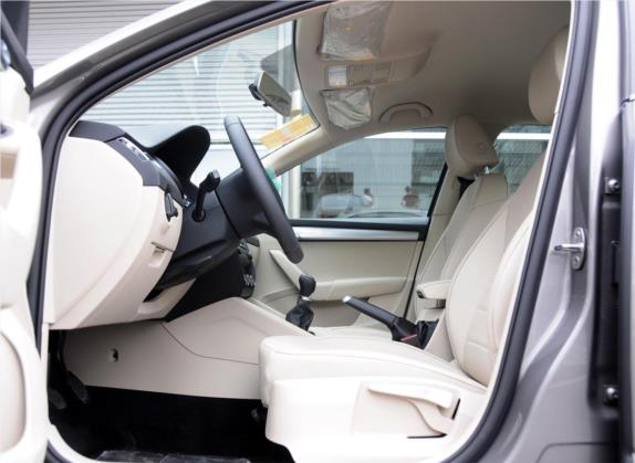 明锐 2015款 1.6L 手动逸杰版 车厢座椅   前排空间