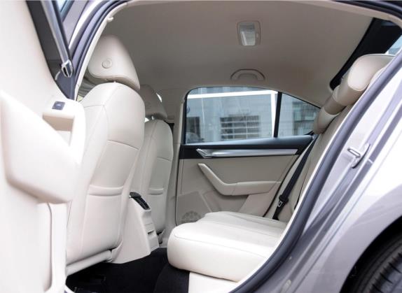明锐 2015款 1.6L 手动逸杰版 车厢座椅   后排空间