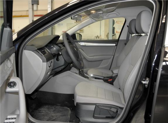 明锐 2015款 1.6L 自动逸杰版 车厢座椅   前排空间