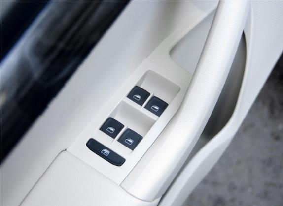 明锐 2015款 1.6L 手动逸俊版 车厢座椅   门窗控制