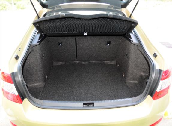 明锐 2015款 1.6L 自动逸俊版 车厢座椅   后备厢