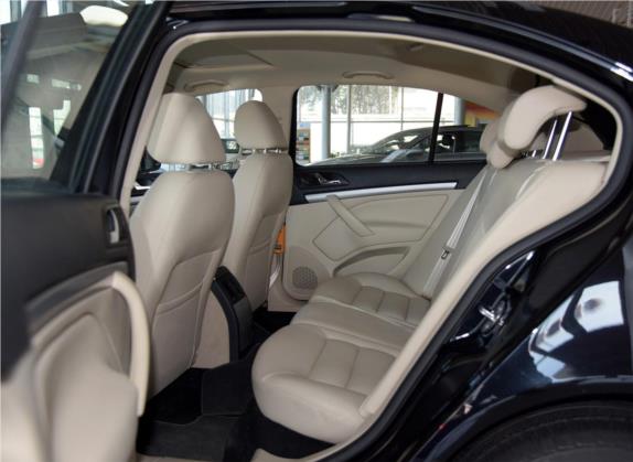 明锐 2015款 经典款 1.6L 手动逸杰版 车厢座椅   后排空间
