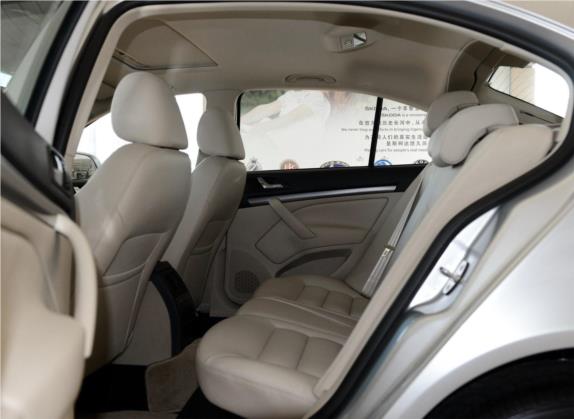 明锐 2015款 经典款 1.6L 自动逸杰版 车厢座椅   后排空间