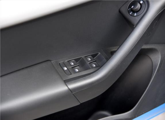明锐 2016款 1.6L 手动创行版 车厢座椅   门窗控制
