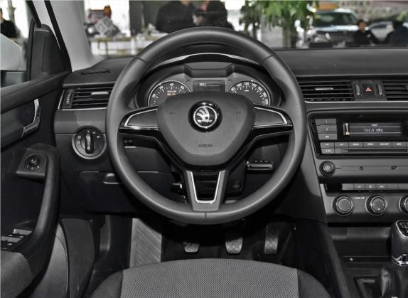 明锐 2017款 经典款 1.6L 手动舒适版 中控类   驾驶位