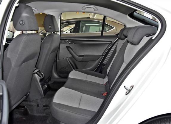 明锐 2017款 经典款 1.6L 手动舒适版 车厢座椅   后排空间