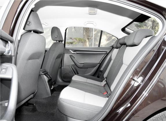 明锐 2017款 经典款 1.6L 自动舒适版 车厢座椅   后排空间