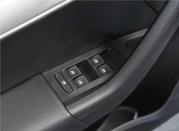 明锐 2019款 1.5L 自动豪华版 车厢座椅   门窗控制