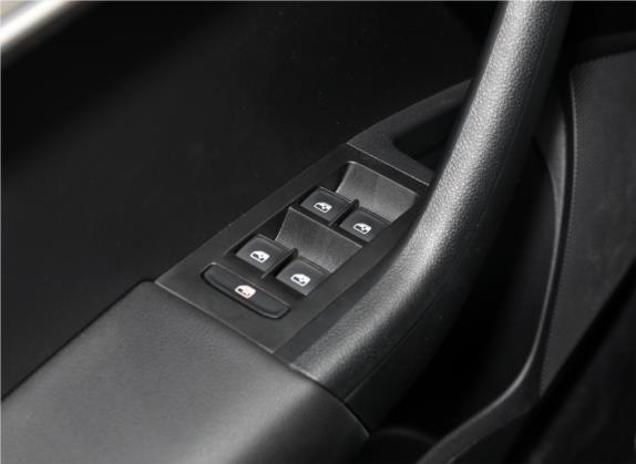 明锐 2019款 1.5L 手动智行豪华版 国VI 车厢座椅   门窗控制