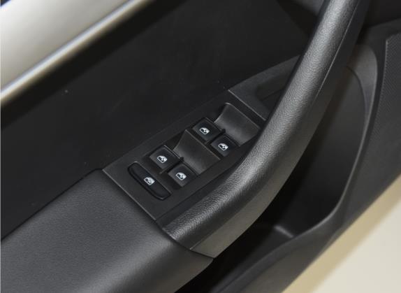 明锐 2020款 1.5L 手动智行豪华版 车厢座椅   门窗控制