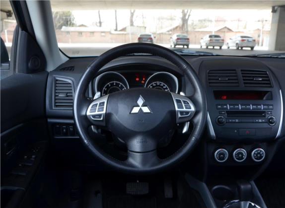 ASX劲炫(进口) 2011款 2.0四驱劲酷版 中控类   驾驶位