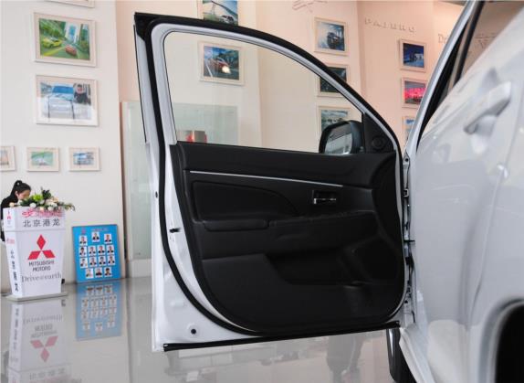 ASX劲炫(进口) 2012款 2.0两驱炫逸导航版 车厢座椅   前门板