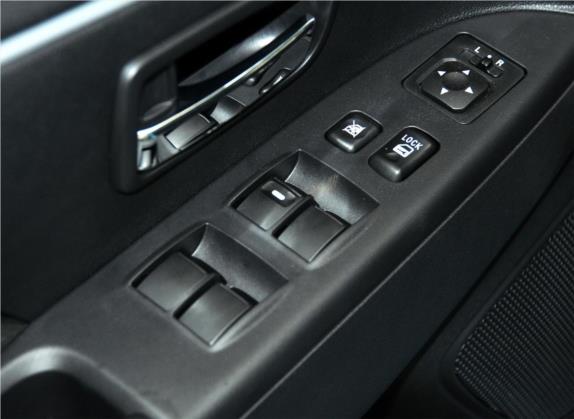 ASX劲炫(进口) 2012款 2.0四驱劲尚导航版 车厢座椅   门窗控制