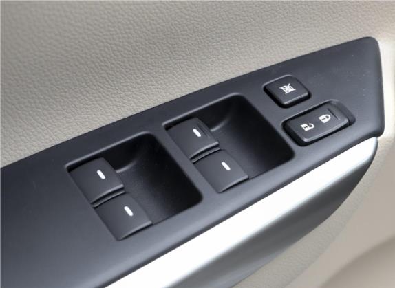 帕杰罗·劲畅(进口) 2019款 3.0L 标准型 车厢座椅   门窗控制