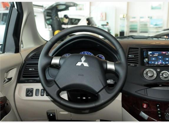 格蓝迪 2009款 2.4 七座舒适版 中控类   驾驶位