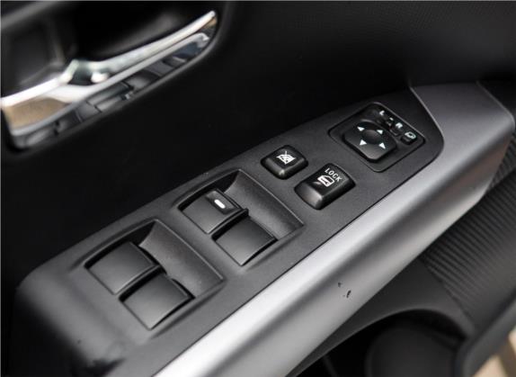 欧蓝德(进口) 2012款 劲界 3.0 豪华导航版 车厢座椅   门窗控制