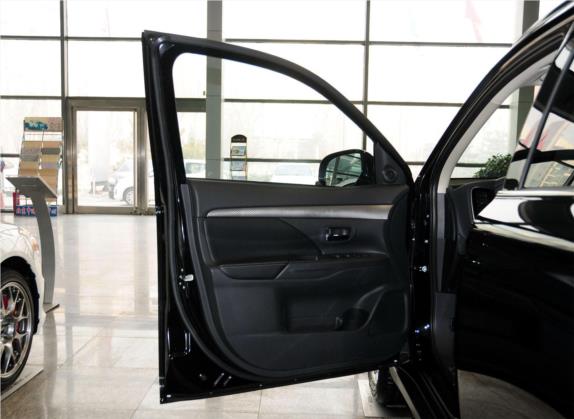 欧蓝德(进口) 2013款 2.4L 四驱豪华导航版 5座 车厢座椅   前门板