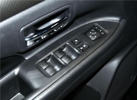欧蓝德(进口) 2013款 2.4L 四驱豪华导航版 5座 车厢座椅   门窗控制