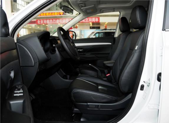 欧蓝德(进口) 2013款 2.4L 四驱豪华导航版 7座 车厢座椅   前排空间