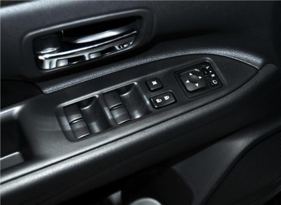 欧蓝德(进口) 2013款 2.4L 四驱豪华导航版 7座 车厢座椅   门窗控制