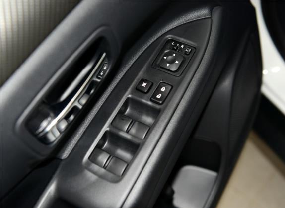 欧蓝德(进口) 2014款 2.4L 四驱豪华超值版 5座 车厢座椅   门窗控制