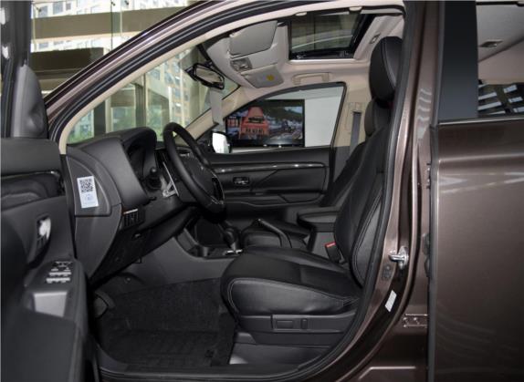 欧蓝德(进口) 2016款 2.4L 四驱精英版 7座 车厢座椅   前排空间