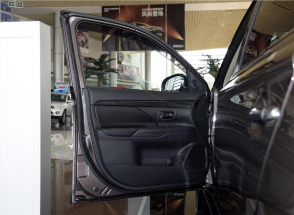 欧蓝德(进口) 2016款 2.4L 四驱精英版 7座 车厢座椅   前门板